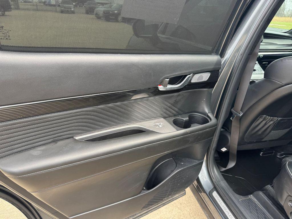 used 2024 Hyundai Palisade car, priced at $43,995