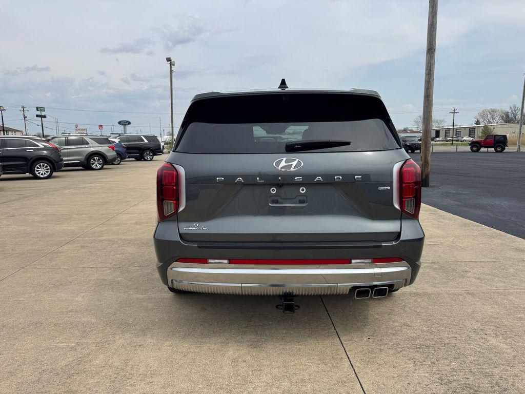 used 2024 Hyundai Palisade car, priced at $43,995