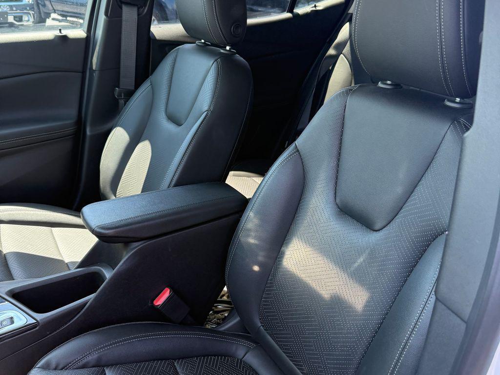 used 2023 Buick Encore GX car, priced at $28,500