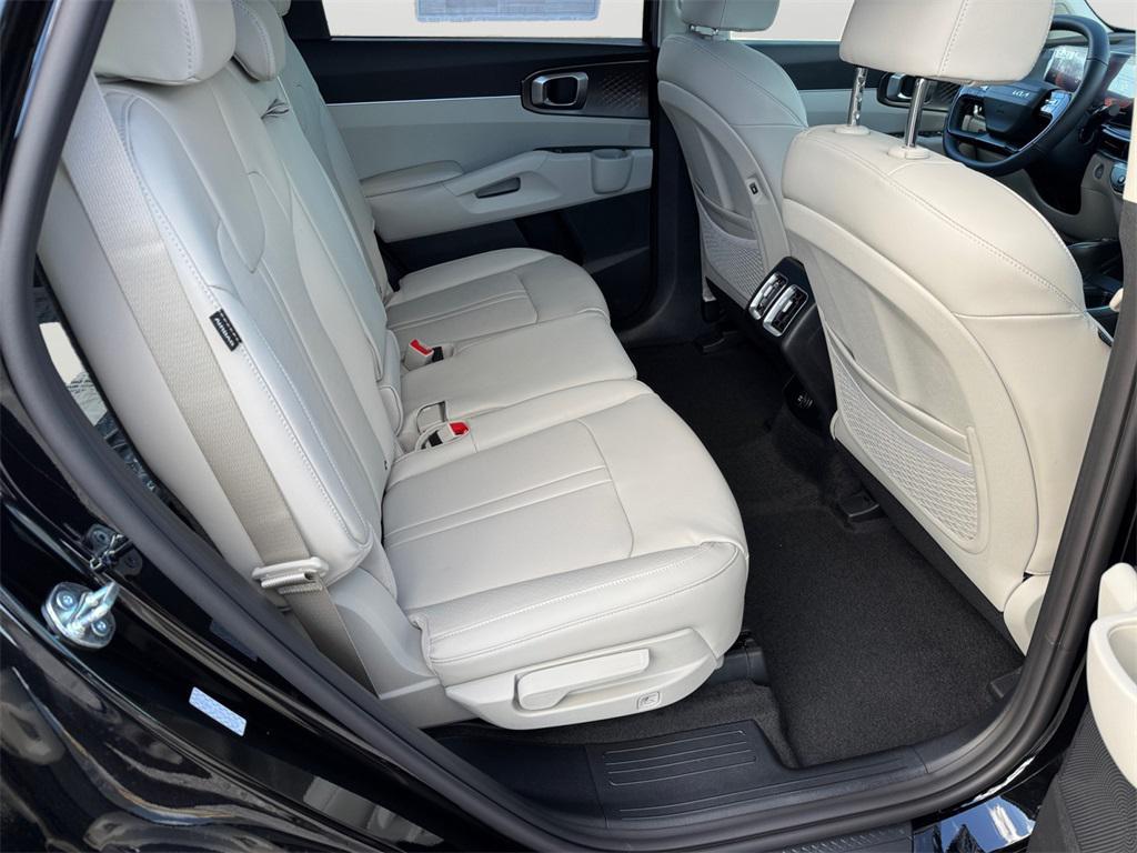 new 2026 Kia Sorento Hybrid car, priced at $39,900