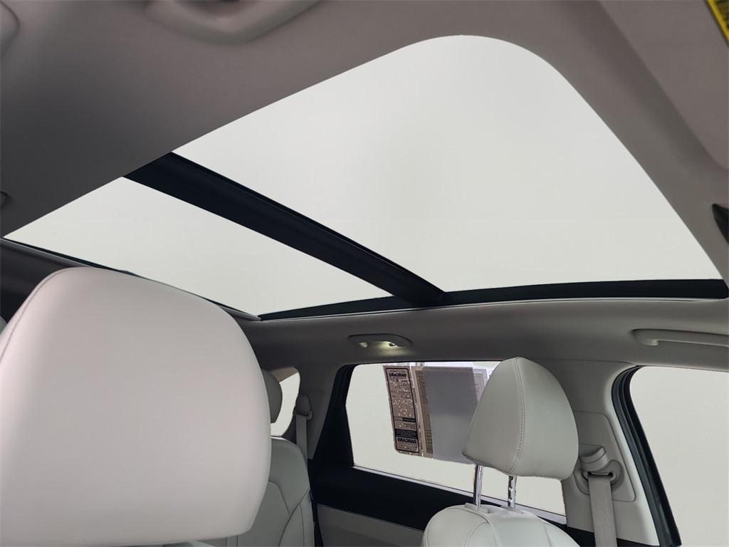 used 2025 Kia Sorento car, priced at $29,502