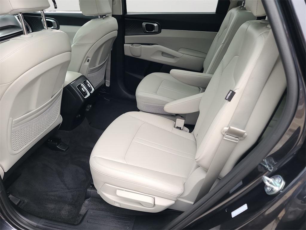 used 2025 Kia Sorento car, priced at $29,502