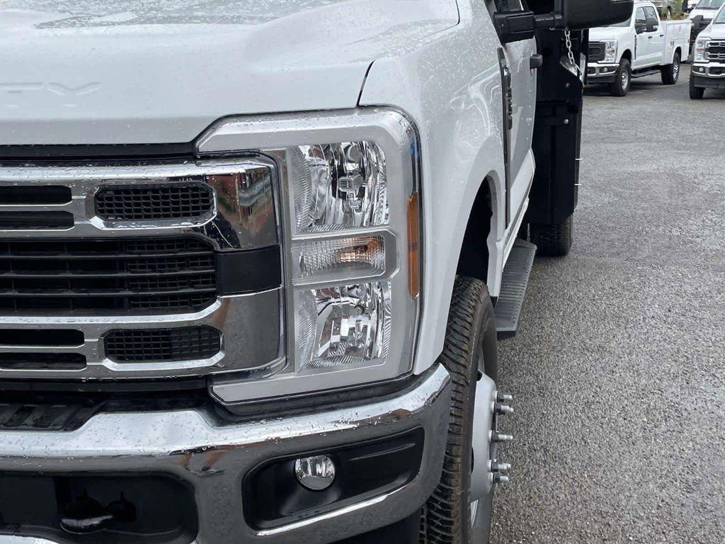 new 2025 Ford F-350 car, priced at $72,770