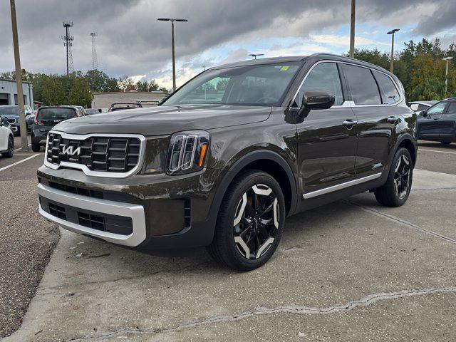 used 2025 Kia Telluride car, priced at $34,404