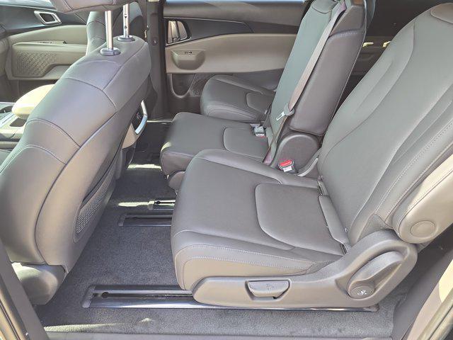 new 2026 Kia Carnival car, priced at $40,453