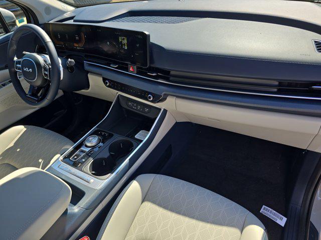 new 2026 Kia Carnival Hybrid car, priced at $45,004