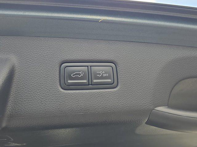 used 2023 Kia Carnival car, priced at $33,075
