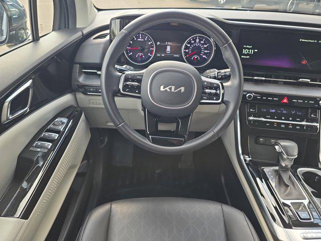 used 2023 Kia Carnival car, priced at $33,075