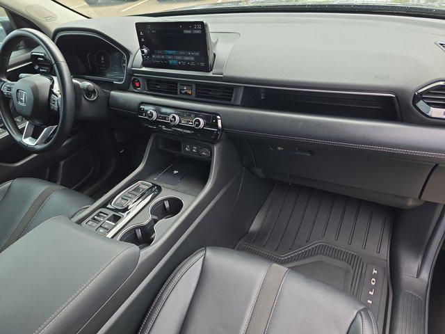 used 2025 Honda Pilot car, priced at $45,656