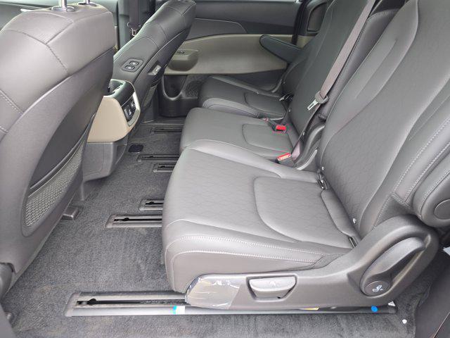 new 2026 Kia Carnival Hybrid car, priced at $48,902