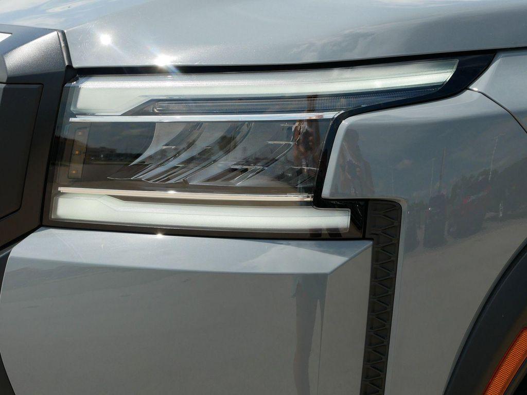 new 2025 Nissan Frontier car, priced at $40,577