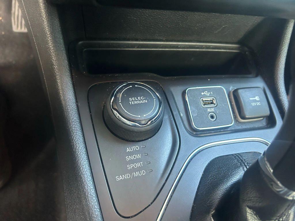 used 2019 Jeep Cherokee car, priced at $9,995