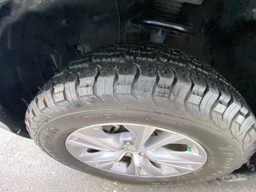 used 2015 Toyota Highlander car, priced at $19,995