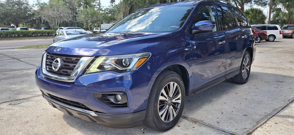 used 2017 Nissan Pathfinder car, priced at $9,995