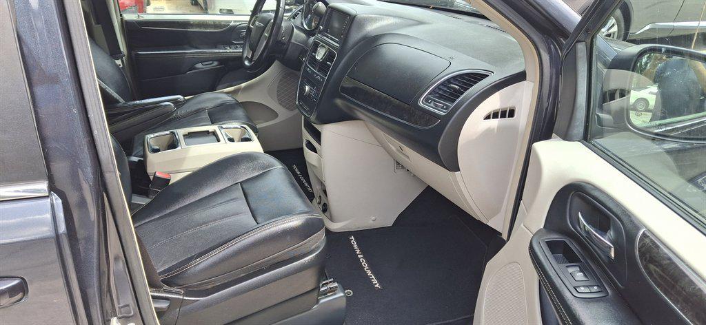 used 2014 Chrysler Town & Country car, priced at $6,495