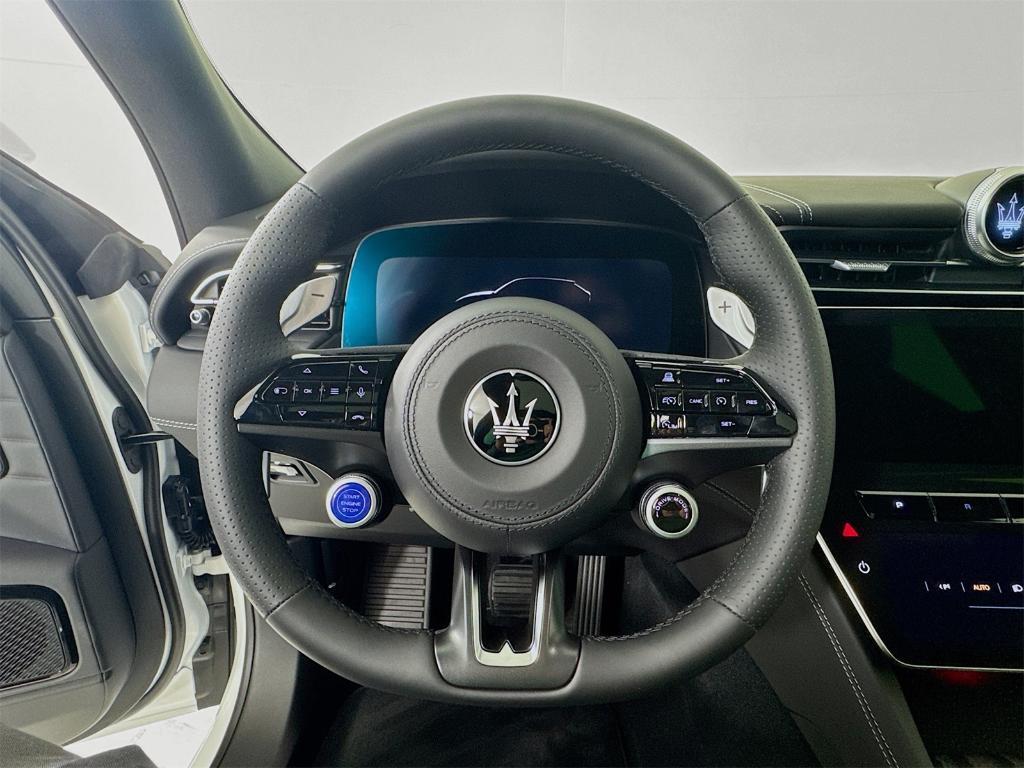 new 2025 Maserati Grecale car, priced at $83,695