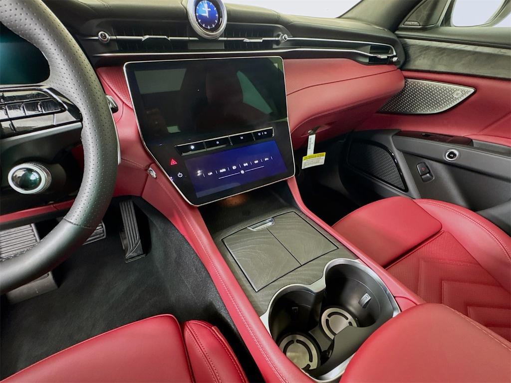 new 2025 Maserati Grecale car, priced at $91,025