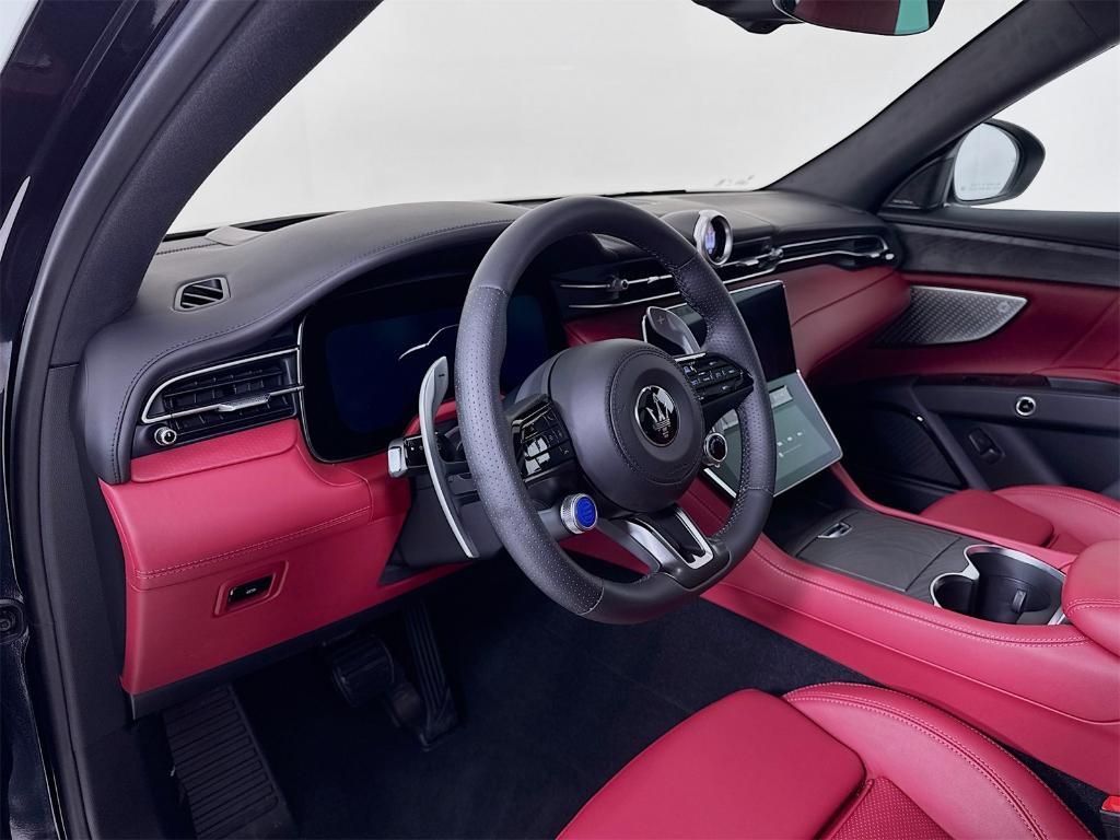 new 2025 Maserati Grecale car, priced at $91,025