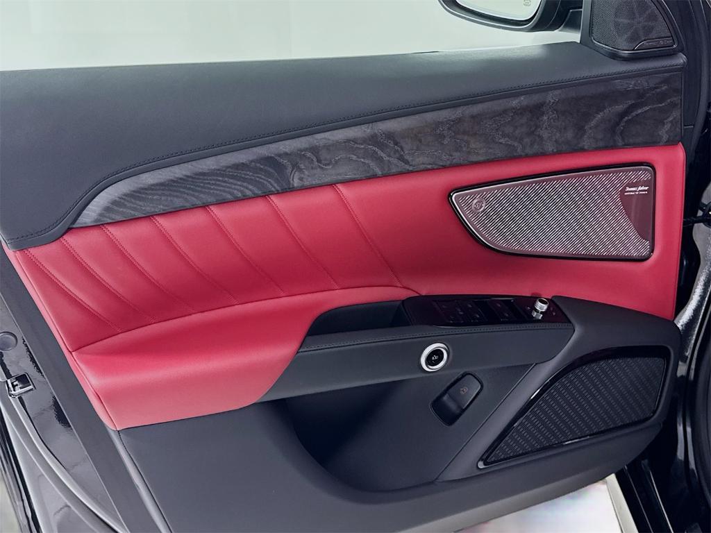 new 2025 Maserati Grecale car, priced at $91,025