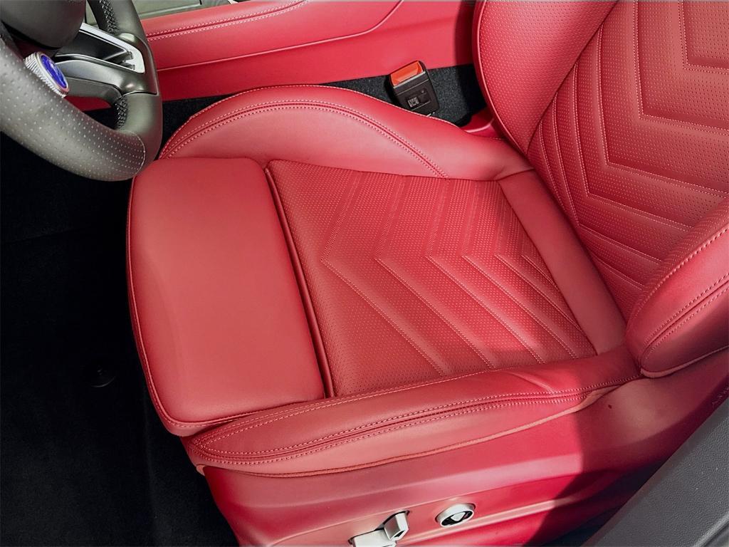 new 2025 Maserati Grecale car, priced at $91,025