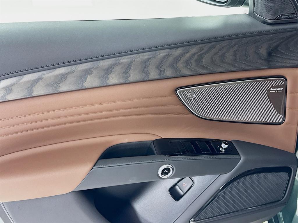 new 2025 Maserati Grecale car, priced at $91,895