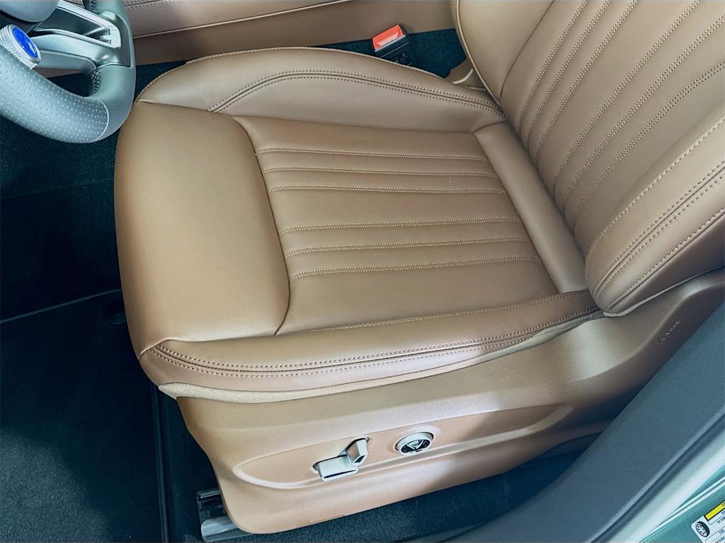 new 2025 Maserati Grecale car, priced at $91,895