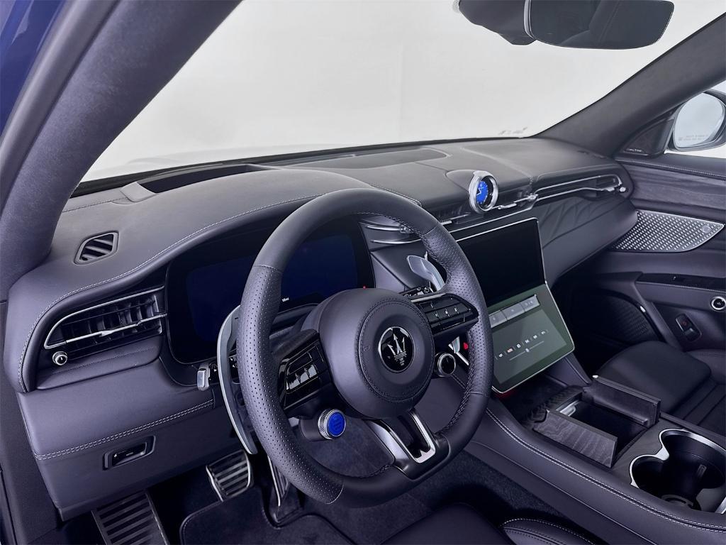 new 2025 Maserati Grecale car, priced at $91,495
