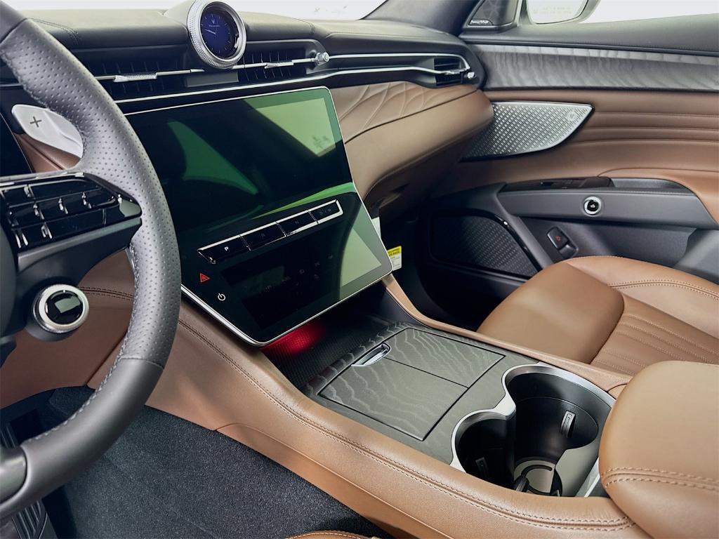 new 2025 Maserati Grecale car, priced at $88,755