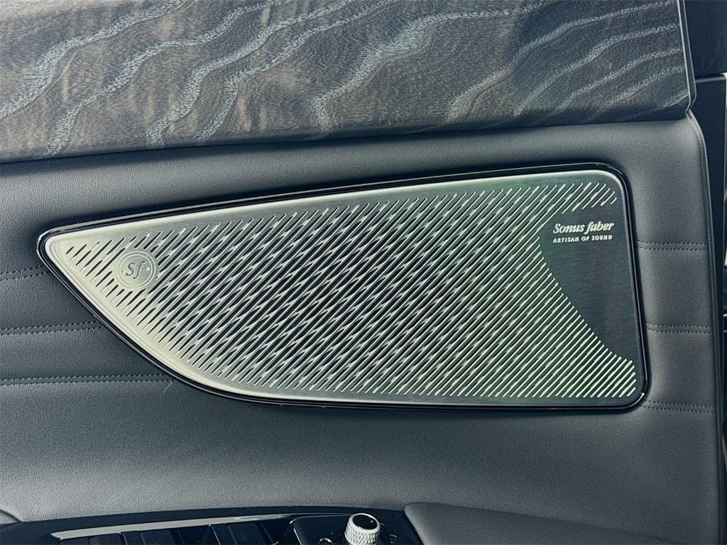 new 2025 Maserati Grecale car, priced at $85,965