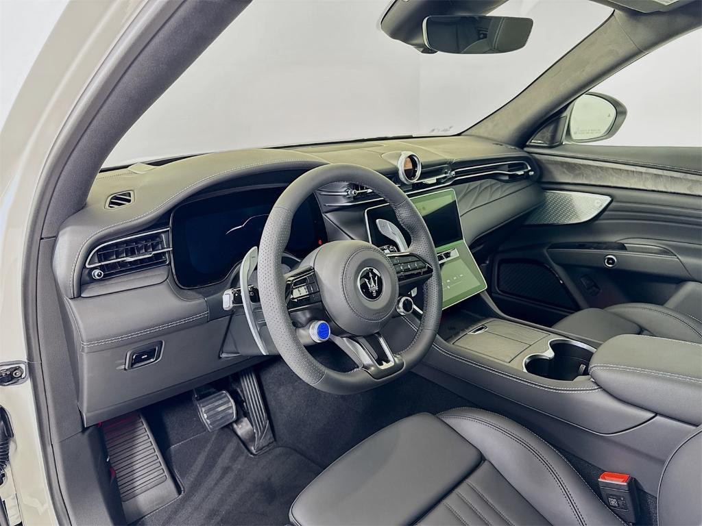 new 2025 Maserati Grecale car, priced at $85,965
