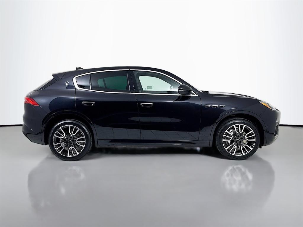 new 2025 Maserati Grecale car, priced at $82,655