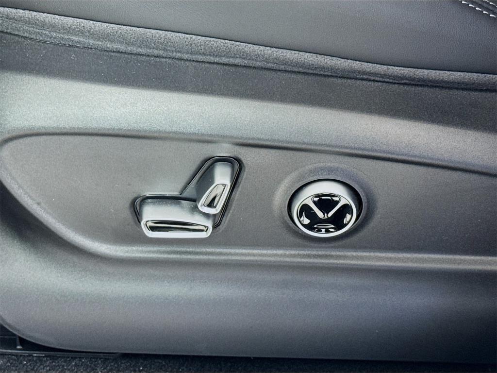 new 2025 Maserati Grecale car, priced at $82,655