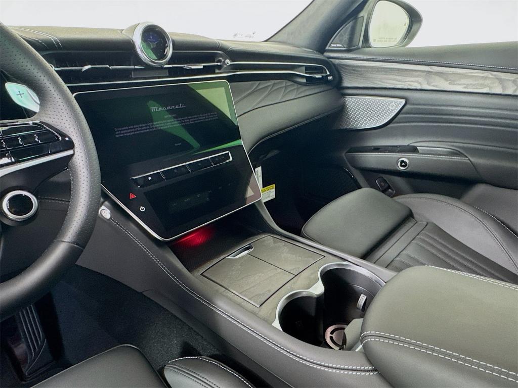 new 2025 Maserati Grecale car, priced at $82,655