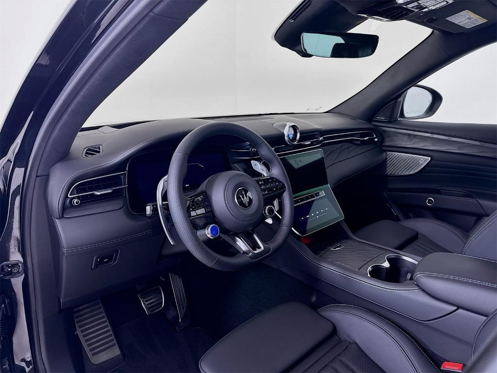 new 2025 Maserati Grecale car, priced at $92,765