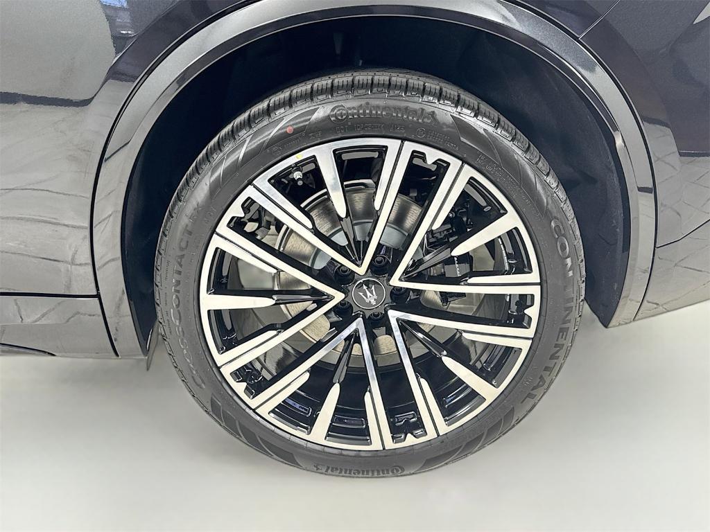 new 2025 Maserati Grecale car, priced at $92,765