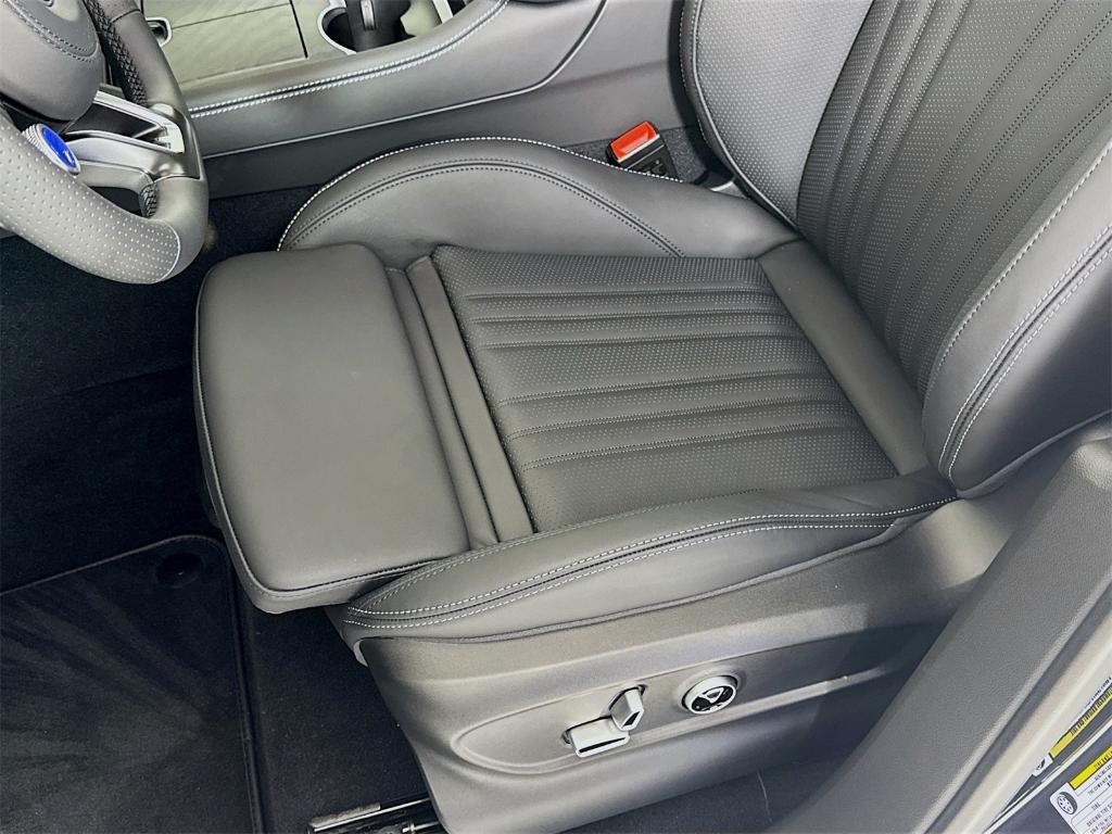 new 2025 Maserati Grecale car, priced at $92,765