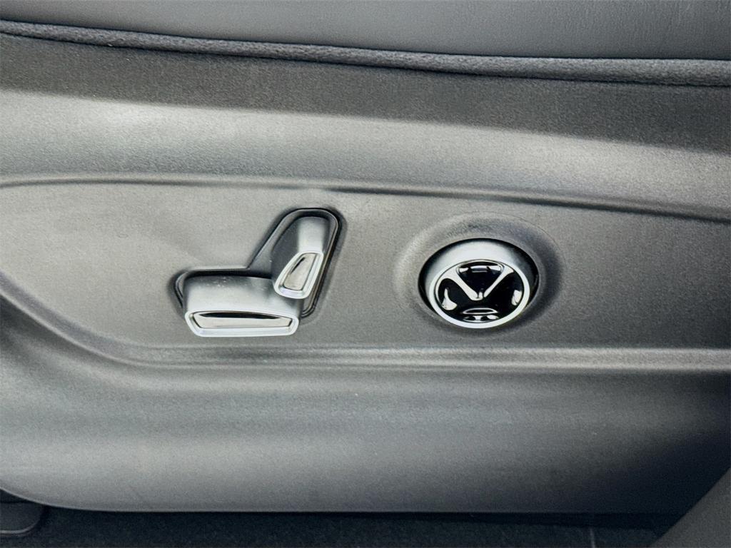 new 2025 Maserati Grecale car, priced at $92,765