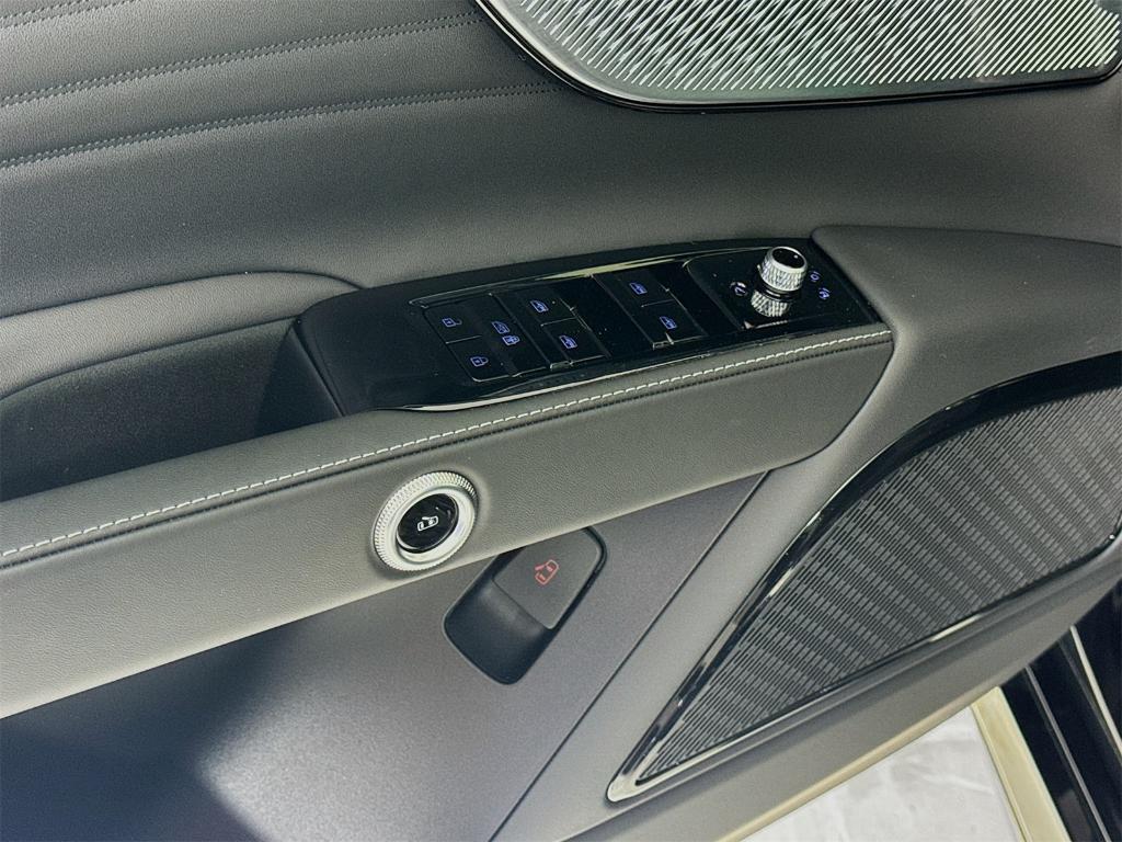 new 2025 Maserati Grecale car, priced at $92,765