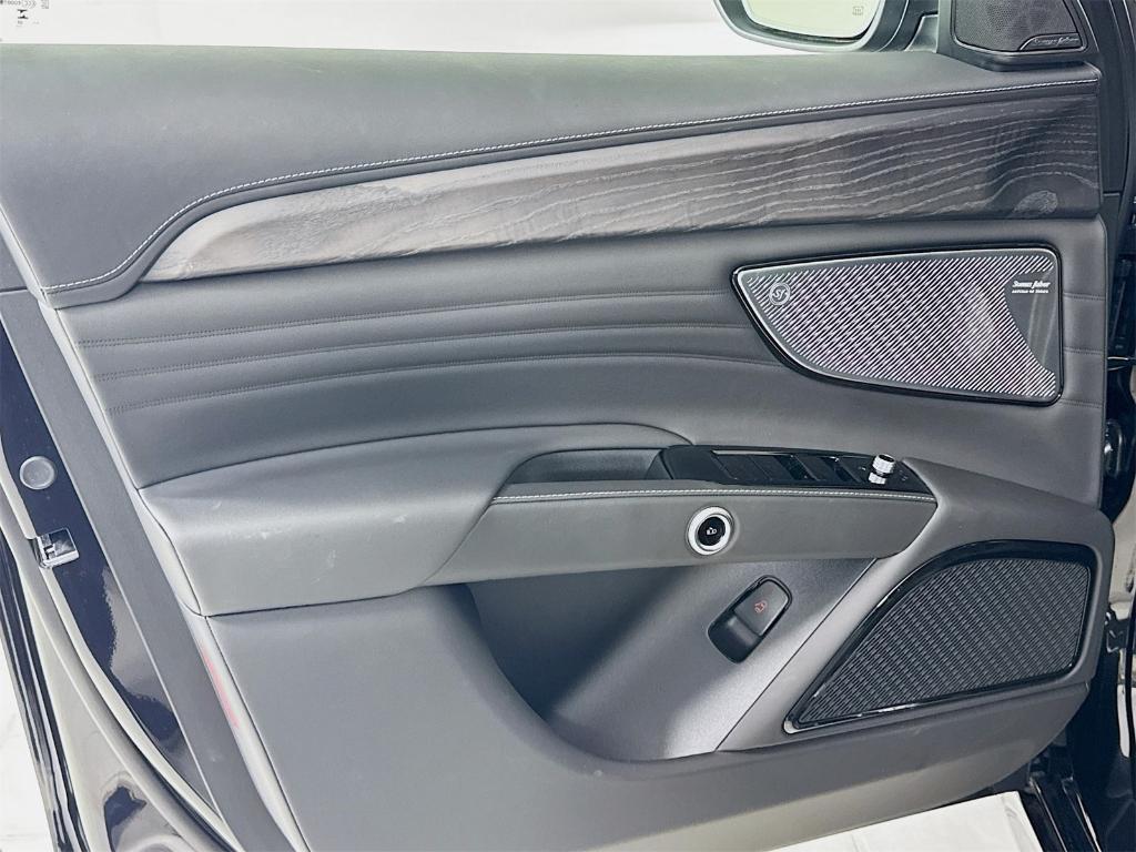 new 2025 Maserati Grecale car, priced at $84,845