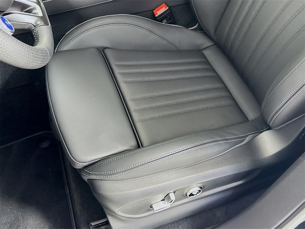 new 2025 Maserati Grecale car, priced at $84,845