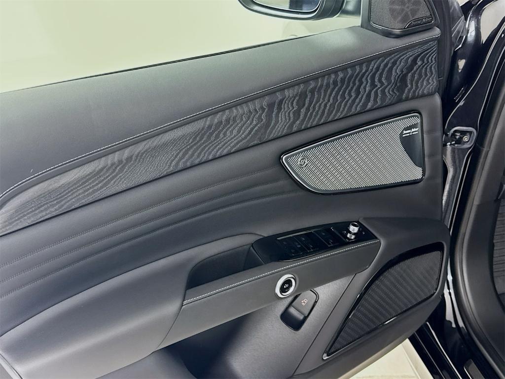 new 2025 Maserati Grecale car, priced at $84,845