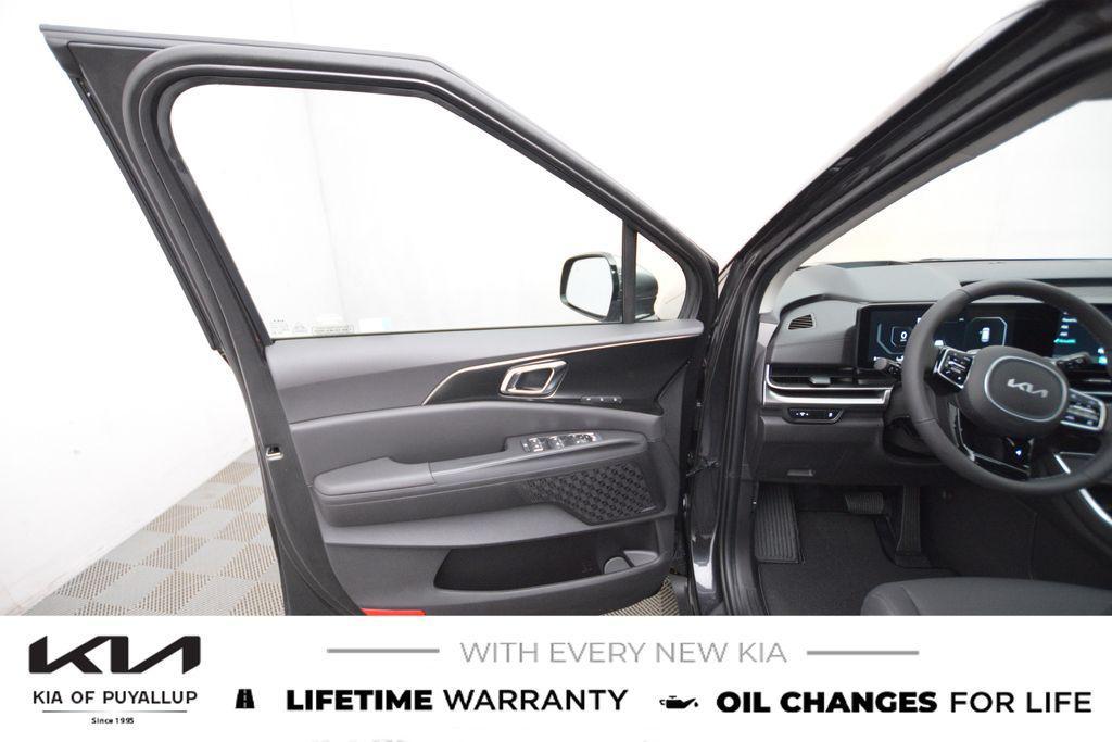 new 2026 Kia Carnival car, priced at $52,870