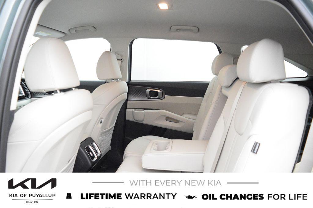 new 2026 Kia Sorento Hybrid car, priced at $42,820