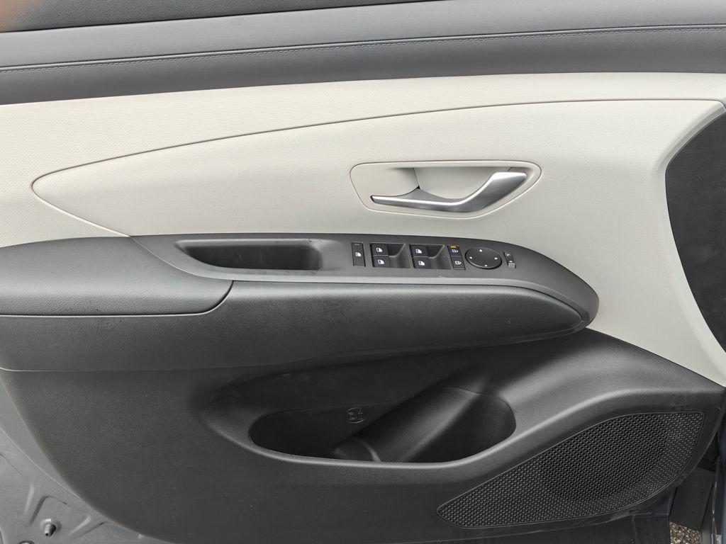 new 2026 Hyundai TUCSON Hybrid car, priced at $33,043