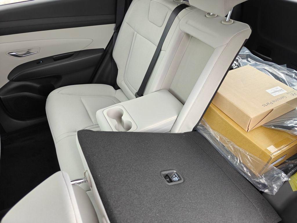 new 2026 Hyundai TUCSON Hybrid car, priced at $33,043