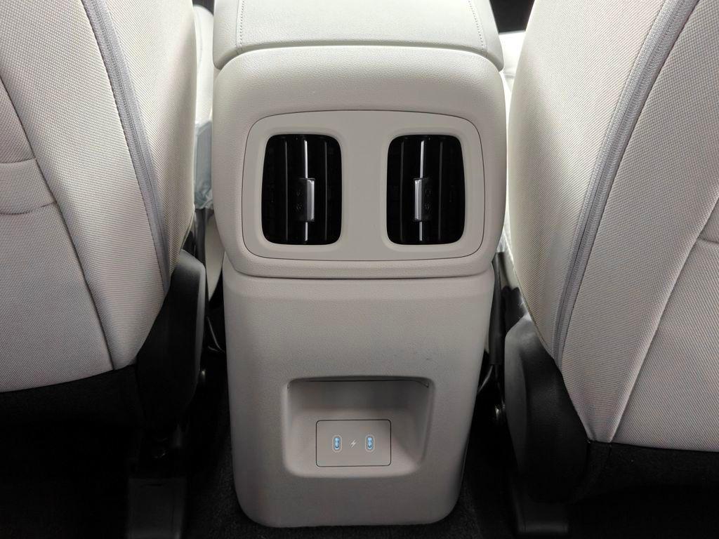 new 2026 Hyundai TUCSON Hybrid car, priced at $33,043