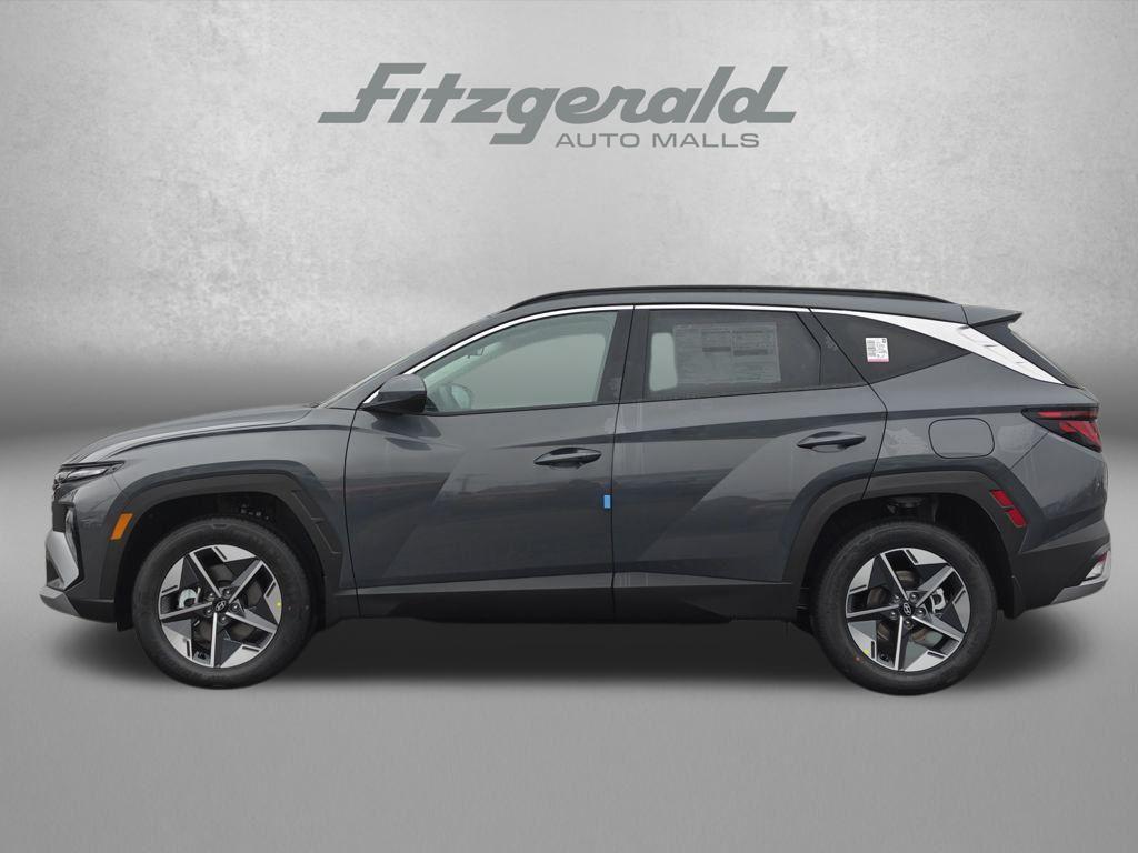new 2026 Hyundai TUCSON Hybrid car, priced at $33,043