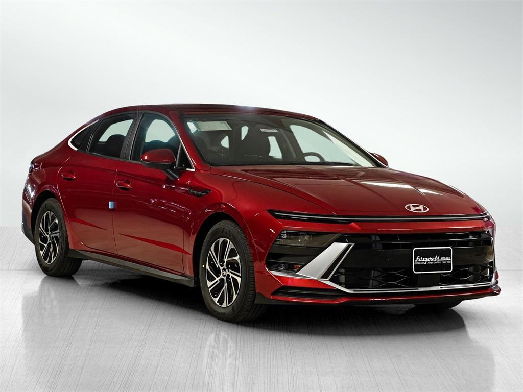 new 2026 Hyundai Sonata Hybrid car, priced at $30,581