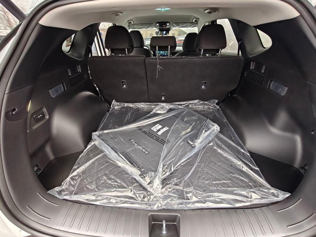 new 2026 Hyundai TUCSON Hybrid car, priced at $33,101