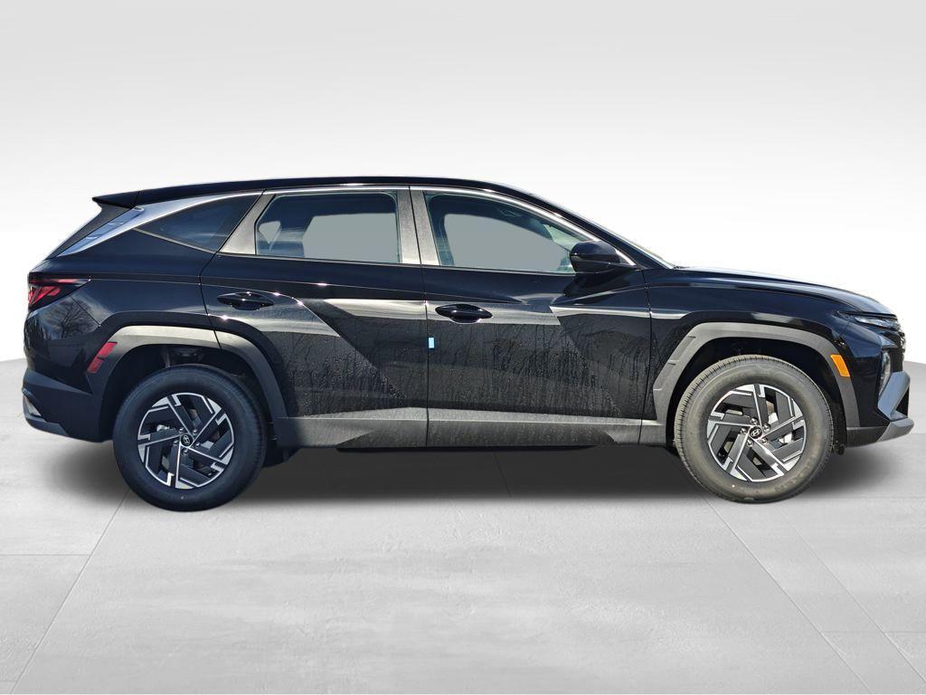 new 2026 Hyundai TUCSON Hybrid car, priced at $33,041